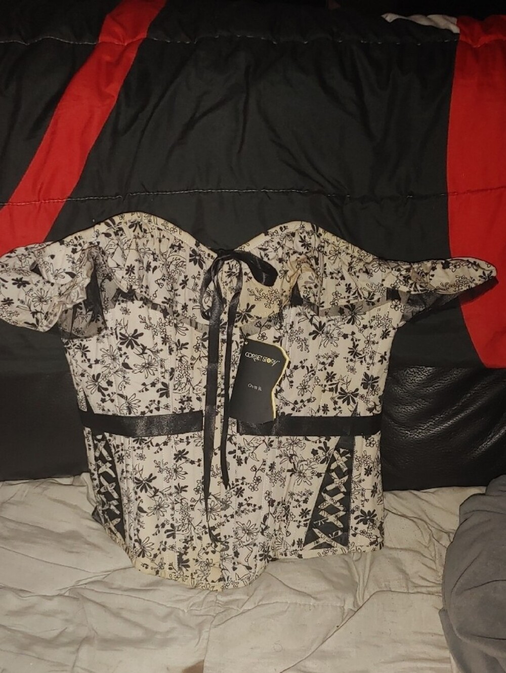 Floral Off-Shoulder Corset Top in White and Black